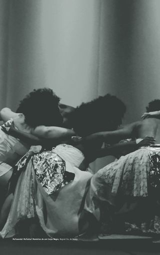 Imagem da página da esquerda da publicação Festival ES de Dança 2011