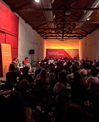Imagem da pÔgina da esquerda da publicação Museu Vale 20 Anos